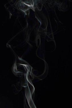 Siyah arkaplanda beyaz duman dokusu