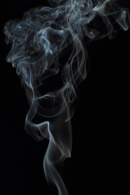 Siyah arkaplanda beyaz duman dokusu