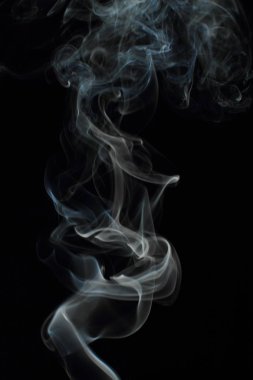 Siyah arkaplanda beyaz duman dokusu