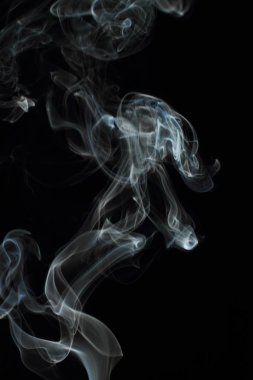 Siyah arkaplanda beyaz duman dokusu