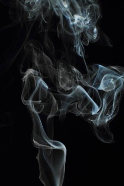 Siyah arkaplanda beyaz duman dokusu