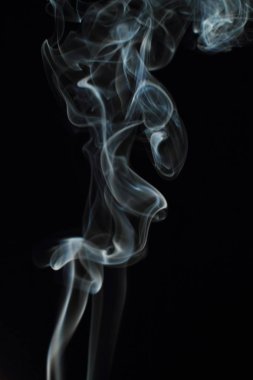 Siyah arkaplanda beyaz duman dokusu