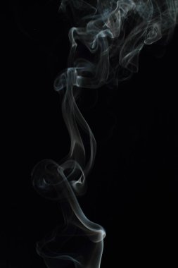 Siyah arkaplanda beyaz duman dokusu
