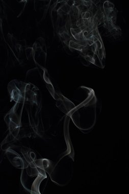 Siyah arkaplanda beyaz duman dokusu
