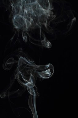 Siyah arkaplanda beyaz duman dokusu