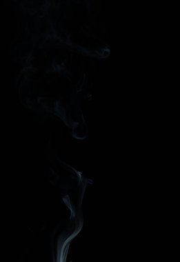 Siyah arkaplanda beyaz duman dokusu