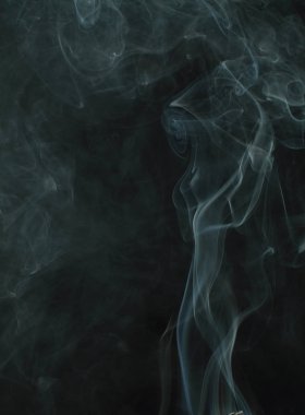 Siyah arkaplanda beyaz duman dokusu