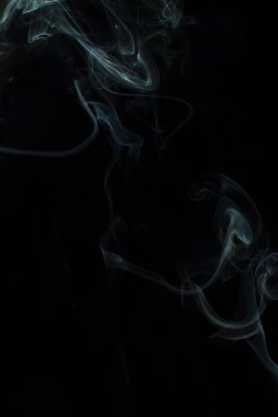 Siyah arkaplanda beyaz duman dokusu