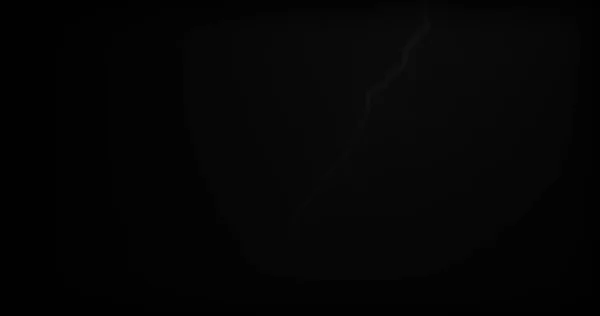 Blitz Schlägt Auf Schwarzem Hintergrund Mit Realistischen Reflexionen Ein — Stockfoto