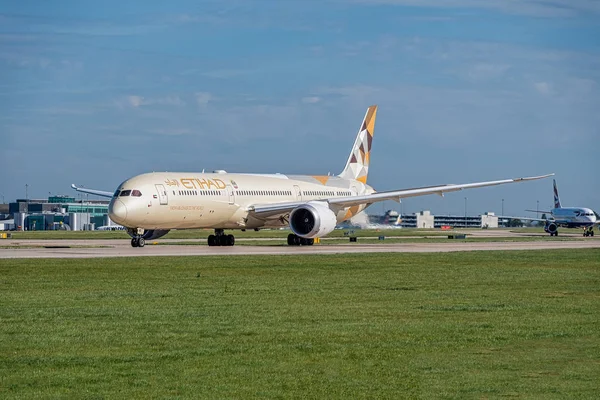 Etihad Airways Boeing 787 klaar om te vertrekken — Stockfoto