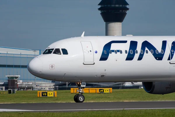 Vista de perto de uma Finnair Airbus A321 — Fotografia de Stock