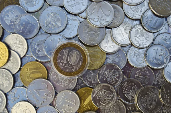 Placer de diferentes monedas. selección de monedas para la colección. Rublo, un centavo Imagen de archivo