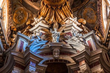 Venedik, İtalya, 25 Nisan 2018: iç mekanlar ve mimari detaylar Santa Maria di Nazareth Kilisesi, 25 Nisan 2018, Venedik, İtalya