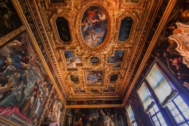 Venedik, İtalya, 21 Nisan 2018: iç mekanlar ve doge Sarayı, 21 Nisan 2018, Venedik, İtalya'nın mimari detaylar