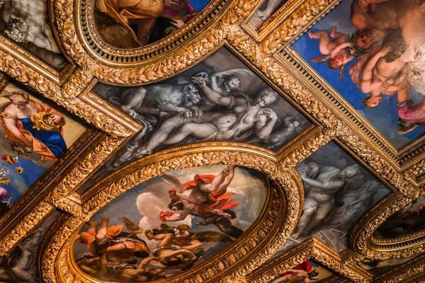 Venedik, İtalya, 21 Nisan 2018: iç mekanlar ve doge Sarayı, 21 Nisan 2018, Venedik, İtalya'nın mimari detaylar