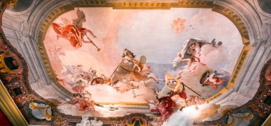 Venedik, İtalya, 22 Nisan 2018: iç dekor, tavan ve fresk Ca'Rezzonico Sarayı, 22 Nisan 2018, Venedik, İtalya