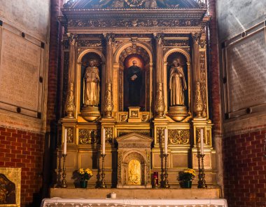 Venedik, İtalya, 22 Nisan 2018: iç mekanlar ve ayrıntılarını bazilika Santa Maria gloriosa dei Frari, 22 Nisan 2018, Venedik, İtalya