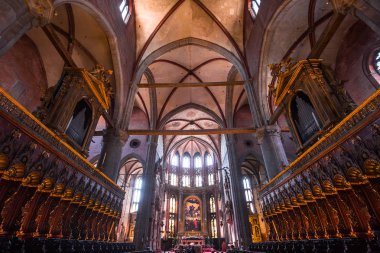 Venedik, İtalya, 22 Nisan 2018: iç mekanlar ve ayrıntılarını bazilika Santa Maria gloriosa dei Frari, 22 Nisan 2018, Venedik, İtalya