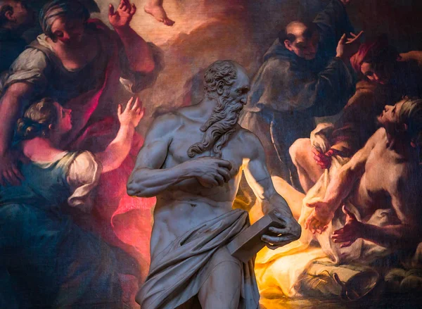 Venedik, İtalya, 22 Nisan 2018: iç mekanlar ve ayrıntılarını bazilika Santa Maria gloriosa dei Frari, 22 Nisan 2018, Venedik, İtalya