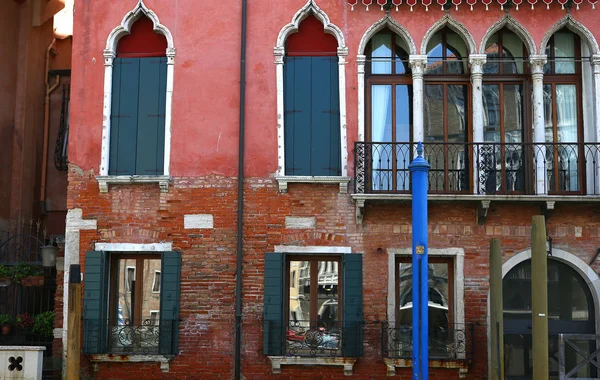 Venecia Italia Abril 2018 Detais Arquitectónicos Palacios Sobre Gran Canal —  Fotos de Stock