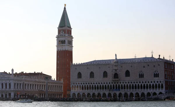 Venecia Italia Abril 2018 Detais Arquitectónicos Palacios Sobre Gran Canal — Foto de Stock