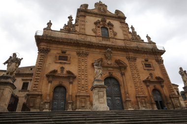 Modica, Sicilya, İtalya, 19 Haziran 2018: dış ayrıntılarını San Pietro Kilisesi, 19 Haziran 2018, Modica, Sicilya, İtalya