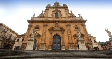 Modica, Sicilya, İtalya, 19 Haziran 2018: dış ayrıntılarını San Pietro Kilisesi, 19 Haziran 2018, Modica, Sicilya, İtalya