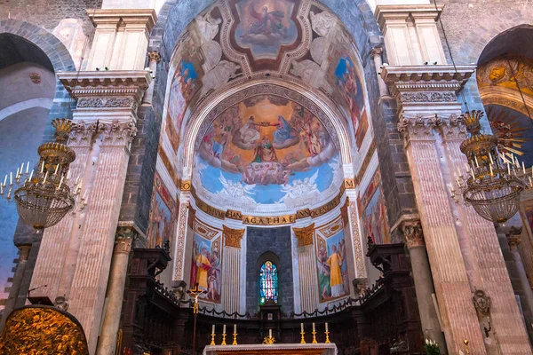 Catania, Sicilya, İtalya, 12 Haziran 2018: iç mekanlar ve freskleri Bazilikası duomo Kilisesi, 12 Haziran 2018, Catania, Sicilya, İtalya