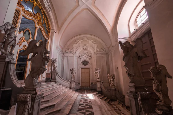 Catania, Sicilya, İtalya, 12 Haziran 2018: iç mekanlar ve freskleri Bazilikası duomo Kilisesi, 12 Haziran 2018, Catania, Sicilya, İtalya