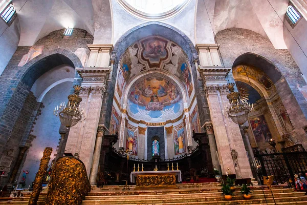 Catania, Sicilya, İtalya, 12 Haziran 2018: iç mekanlar ve freskleri Bazilikası duomo Kilisesi, 12 Haziran 2018, Catania, Sicilya, İtalya
