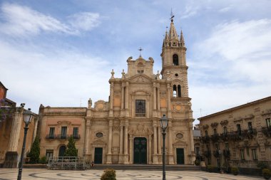 Acireale, Sicilya, İtalya, 13 Haziran 2018: Piazza del duomo, 13 Haziran 2018, Acireale, Sicilya, İtalya