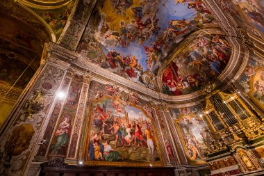 Acireale, Sicilya, İtalya, 11 Haziran 2018: San Sebastiano kilisede, freskleri ayrıntıları, 11 Haziran 2018, Acireale, Sicilya, İtalya