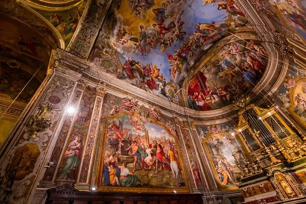 Acireale, Sicilya, İtalya, 11 Haziran 2018: San Sebastiano kilisede, freskleri ayrıntıları, 11 Haziran 2018, Acireale, Sicilya, İtalya