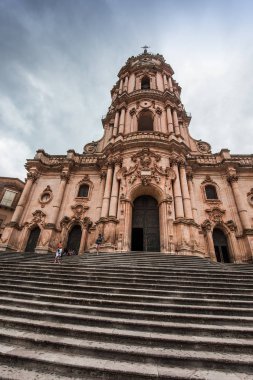 Modica, Sicilya, İtalya, 19 Haziran 2018: genelolarak barok şehrin Modica Duomo San Giorgio, 19 Haziran 2018, Modica, Sicilya, İtalya