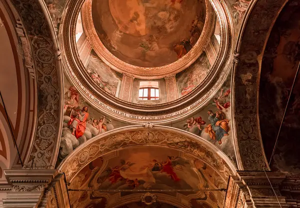 Acireale, Sicilya, İtalya, 11 Haziran 2018: San Sebastiano kilisede, freskleri ayrıntıları, 11 Haziran 2018, Acireale, Sicilya, İtalya