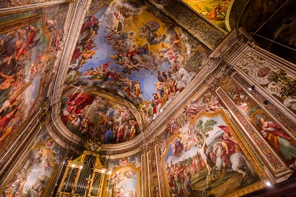 Acireale, Sicilya, İtalya, 11 Haziran 2018: San Sebastiano kilisede, freskleri ayrıntıları, 11 Haziran 2018, Acireale, Sicilya, İtalya