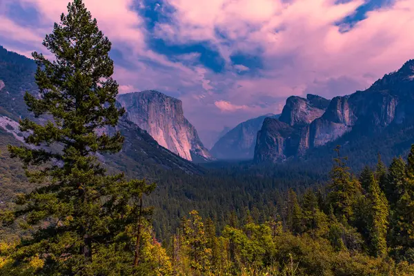 Yosemite Valley Yosemite National Park California Сша — стоковое фото