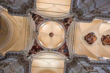 Noto, Sicilya, İtalya, 16 Haziran 2018: iç San Carlo Kilisesi, 16 Haziran 2018, Noto, Sicilya, İtalya