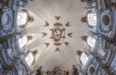 Noto, Sicilya, İtalya, 16 Haziran 2018: iç Santa Chiara kilise, 16 Haziran 2018, Noto, Sicilya, İtalya