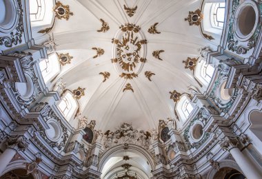 Noto, Sicilya, İtalya, 16 Haziran 2018: iç Santa Chiara kilise, 16 Haziran 2018, Noto, Sicilya, İtalya