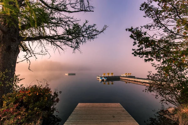 Över Båtbrygga Lac Superieur Dimmig Morgon Med Dimma Laurentides Mont — Stockfoto