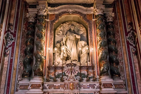 Iglesia Barroco del Gesu Nuovo, Nápoles, Italia —  Fotos de Stock