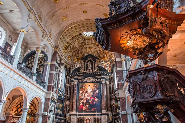 Interiores de la iglesia de San Carlos Borromee, Anvers, Bélgica — Foto de Stock
