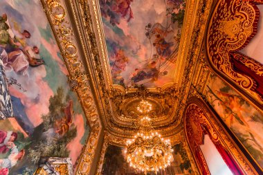 Paris Opera Comique, iç ve detaylar