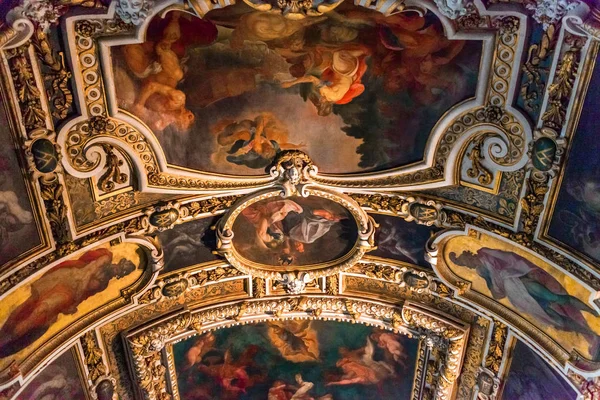 Fontainebleau Fransa Nisan Trinity Chapel Fontainebleau Kalesinde Fransa Nisan 2013 — Stok fotoğraf