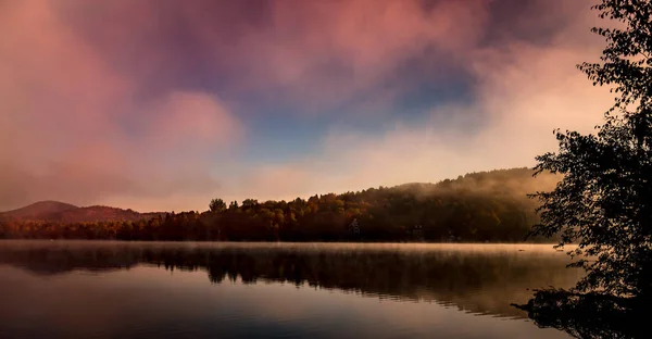 Lac-Superieur, Mont-tremblant, Quebec, Canadá — Fotografia de Stock