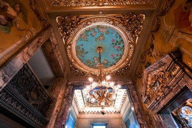 Paris Opera Comique, iç ve detaylar