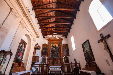 Capuchin kilisesinin iç mekanları, Ragusa, Sicilya, İtalya