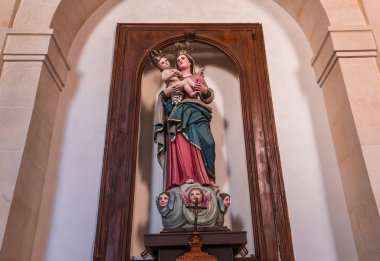 Capuchin kilisesinin iç mekanları, Ragusa, Sicilya, İtalya