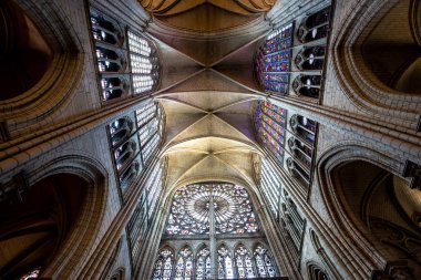 Katedralin iç mekanları, Troyes, Fransa